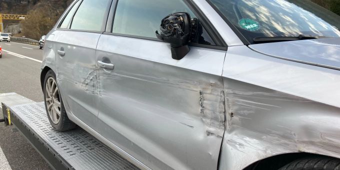 Selbstunfall auf der A3 bei Filzbach. Unfall auf A3