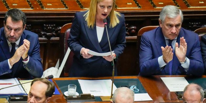 Rom - Regierungserklärung: Meloni verkündet Kampf gegen Migranten