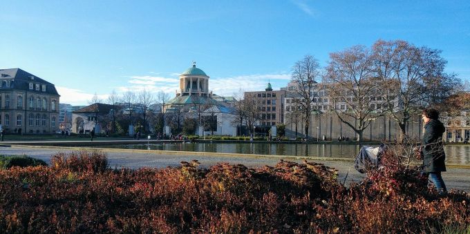 Stuttgart ist nicht weit von der Schweiz. Warum nicht einmal ein Städtetrip in die deutsche Stadt machen? Stuttgart