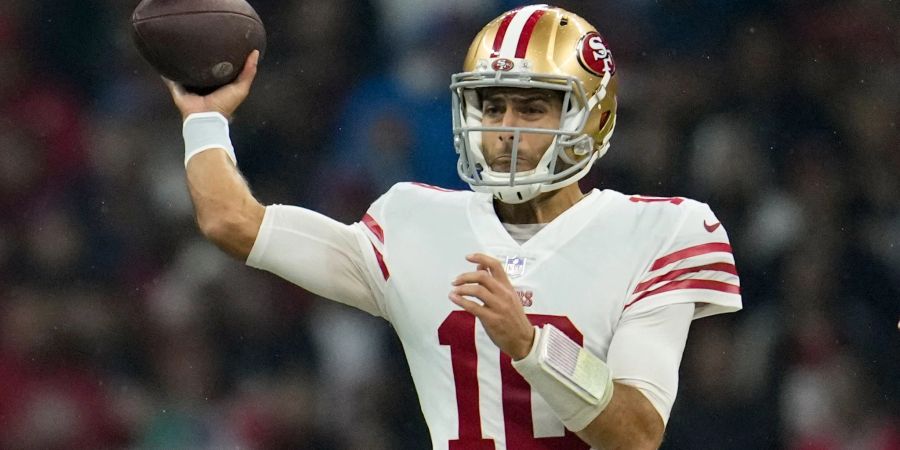 49ers Quarterback Jimmy Garoppolo wirft einen Pass.