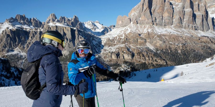 Ein kurzer Abstecher lohnt sich: Vom Cinque Torri führt eine herrliche Piste zur Hütte Bai de Dones.