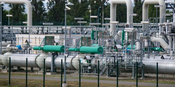 Bis 2027 will Europa kein Gas mehr aus Russland importieren. Durch die Pipeline fliesst vorerst kein Gas aus Russland nach Deutschland.