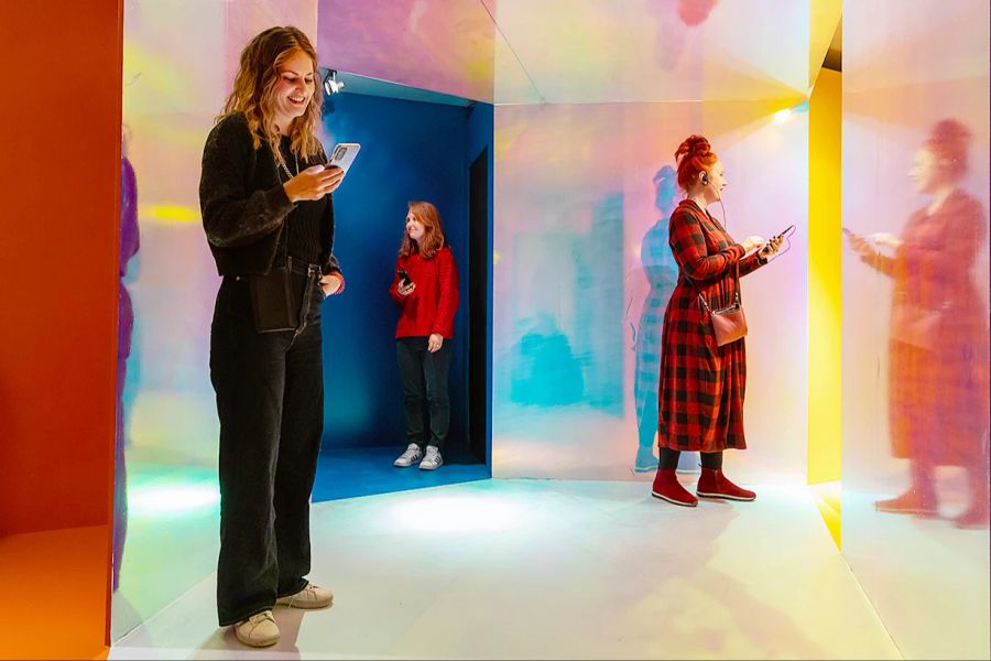 Menschen in Ausstellung