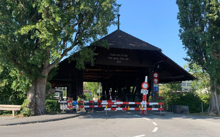 Die grosse Verspätung der Buslinie 3 ist auf die Sperrung der Holzbrücke in Steffisburg zurückzuführen.