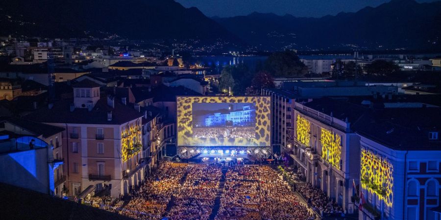 Eine Leinwand ist im Rahmen des 75. Internationalen Filmfestivals in Locarno aufgebaut. Das Filmfestival findet vom 3. bis 13. August statt.