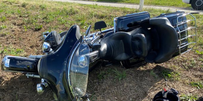 Ettenhausen: Mit Motorrad gestürzt Ettenhausen: Mit Motorrad gestürzt