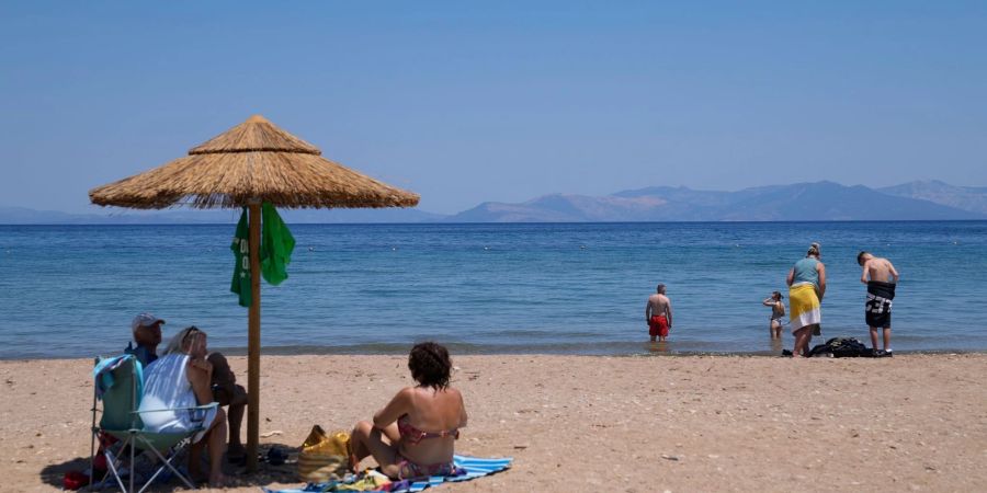 Griechenland lockt trotz der derzeit hohen Temperaturen von bis zu 40 Grad Touristen aus aller Welt an.