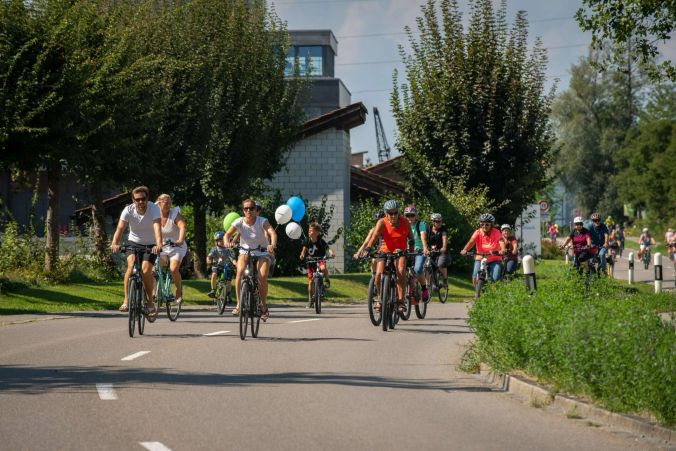 Die Rundstrecke ist den ganzen Tag gut besucht.