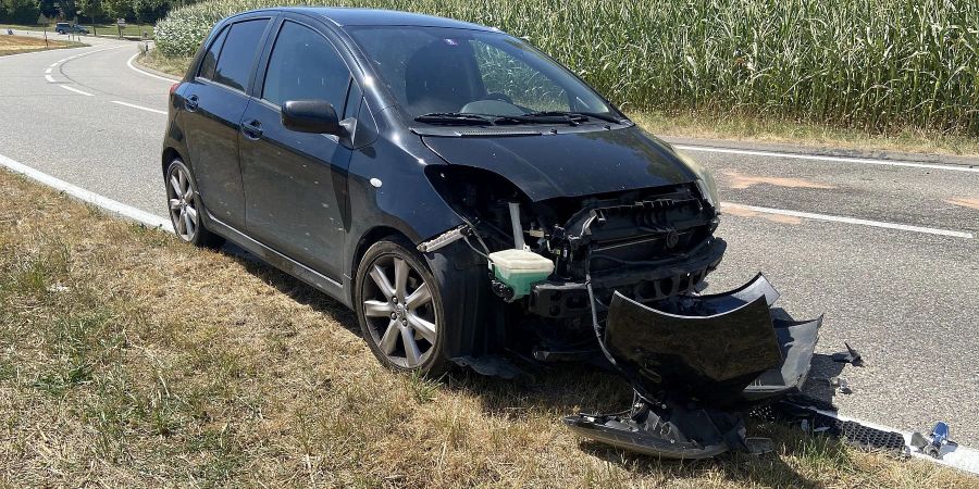 Hölstein BL: Kollision zwischen Motorrad und Personenwagen