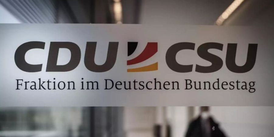 CDU und CSU legten einen Prozentpunkt zu. Foto: Michael Kappeler/dpa