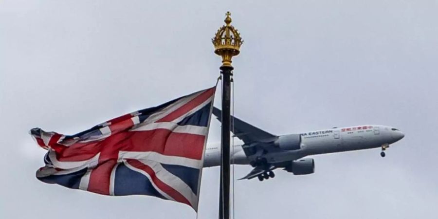 Die Einstufung Grossbritanniens als Virusvariantengebiet bleibt vorerst bestehen. Rückkehrer müssen verpflichtend für 14 Tage in Quarantäne. Foto: Richie Hancox/RMV via ZUMA Press/dpa