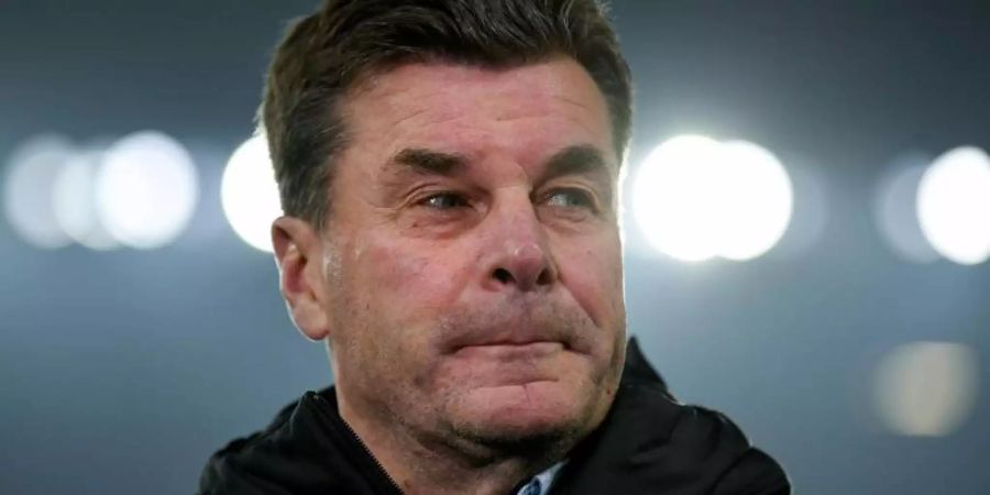 Borussia-Trainer Dieter Hecking geht selbstbewusst in das Duell mit den Bayern. Foto: Ina Fassbender