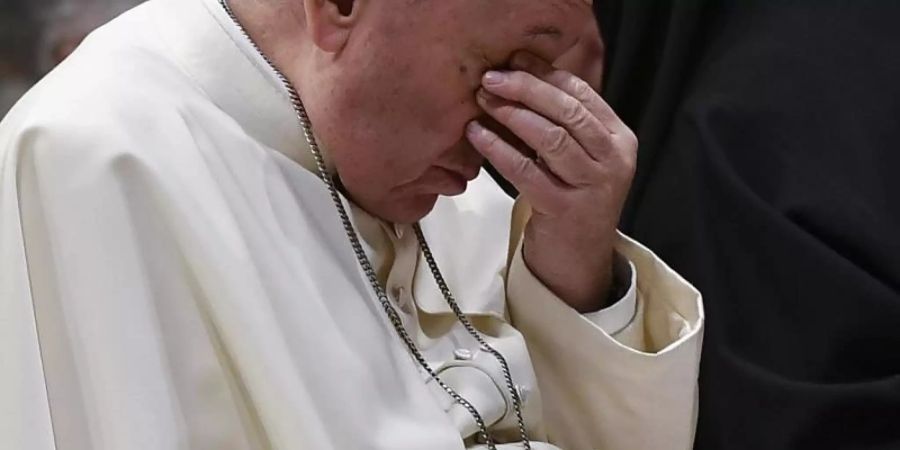 Papst Franziskus nimmt an einem Bussgottesdienst am dritten Tag des Gipfeltreffens der Katholischen Kirche zum Thema Missbrauch teil. Foto: Vincenzo Pinto