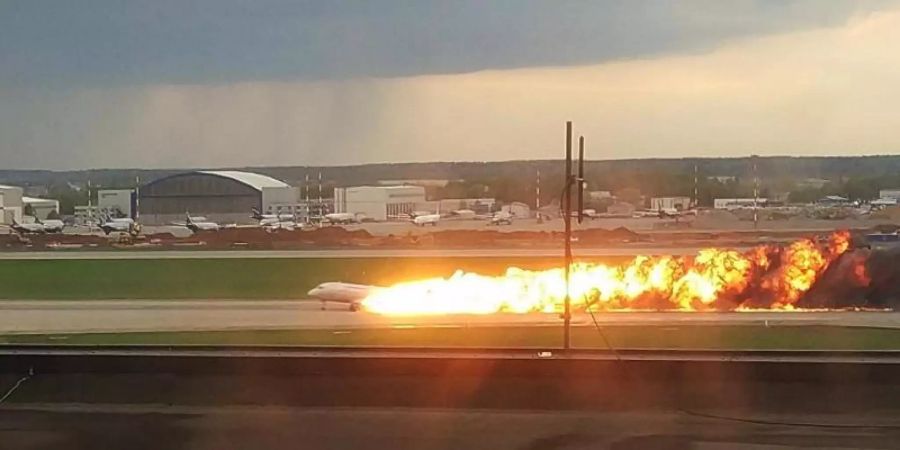 Flugzeugbrand in moskau