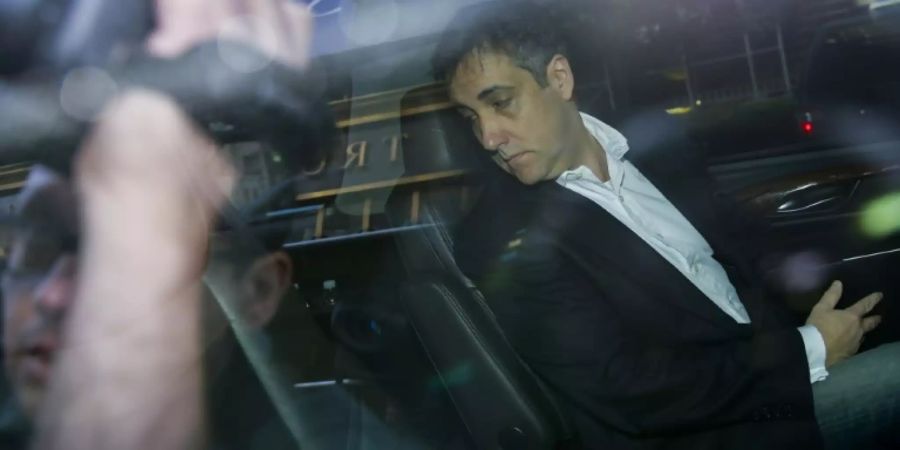 Michael Cohen am Montag auf dem Weg ins Gefängnis