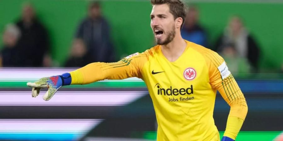 Torwart Kevin Trapp will das derzeit kraftlose Team von Eintracht Frankfurt aufrütteln. Foto: Peter Steffen/dpa
