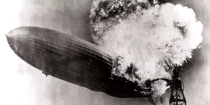 Ein Foto des Hindenburg-Desasters. Hindenburg-Katastrophe