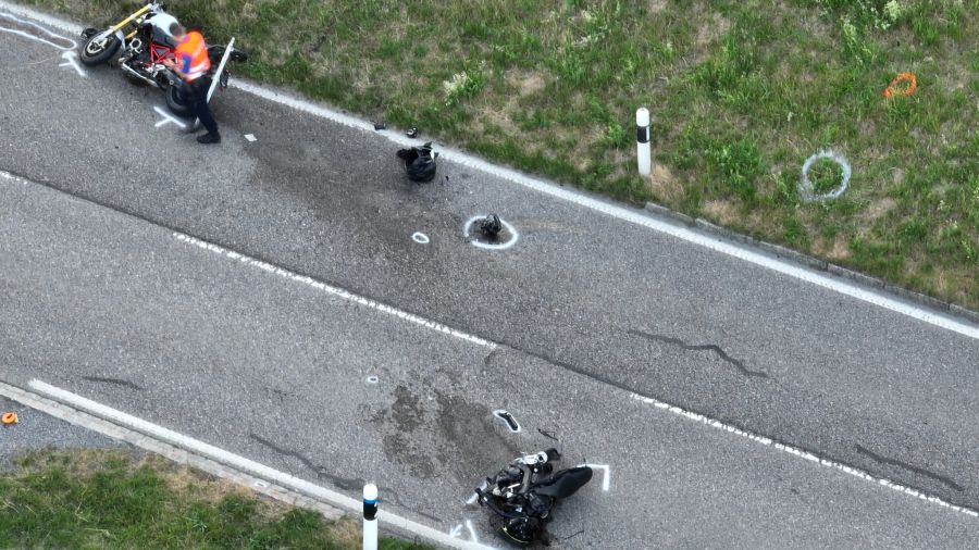 In Wattwil SG kollidierten am Dienstag zwei Töfffahrer.