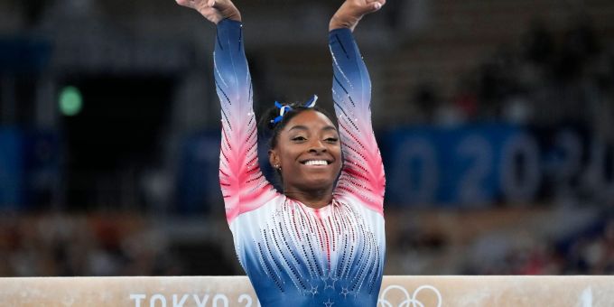 US-Turnstar Simone Biles plant nach zwei Jahren Wettkampfpause ihr Comeback. Ashley Landis/AP/dpa Simone Biles