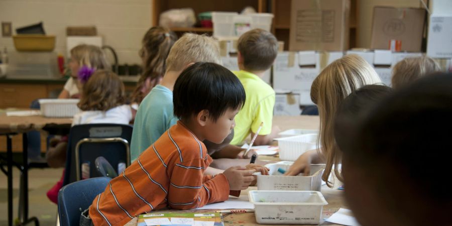 Laut Schulleitern muss die Reigerung eingreifen, damit die Kinder wieder lernen können.