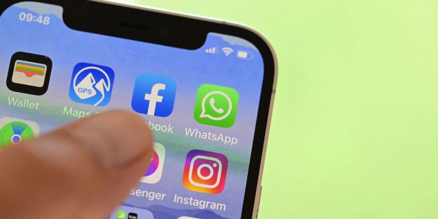 Soziale Medien müssen künftig schärfer gegen illegale Inhalte vorgehen.