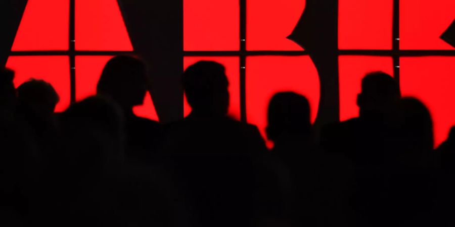 Die Fokussierung bei ABB geht weiter: Der Industriekonzern verkauft das Geschäft mit Solarwechselrichtern. Der Bereich mit rund 800 Mitarbeitern geht an den italienischen Konzern Fimer.