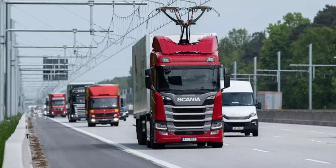 Egerkingen SO - Diesel aus Lastwagen in Egerkingen ausgelaufen