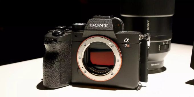 Die Sony A7R IV erscheint im August mit zahlreichen neuen Features für 4'500 Franken. Sony A7R IV.