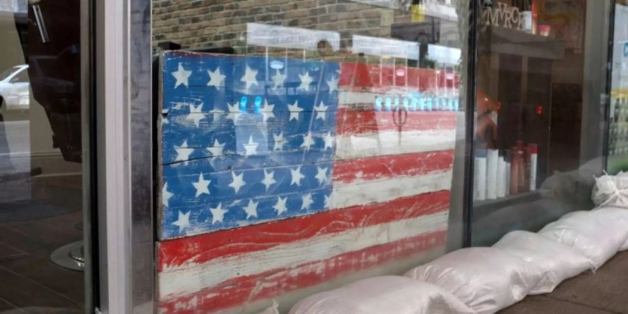 Geschäfte bereiten sich auf «Barry» vor