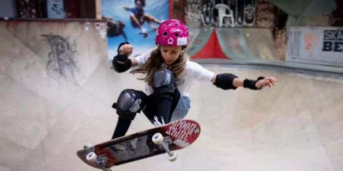 Düsseldorf - Zwölfjährige Lilly Stoephasius bleibt Skateboard-Meisterin