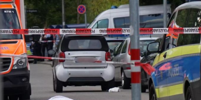 Das 36 Jahre alte Opfer war nach Polizeiangaben im Zuge eines Streits mit einem «schwertähnlichen Gegenstand» erstochen worden. Tötungsdelikt Stuttgart