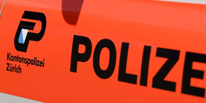 Obwohl die Polizei das giftige Lötöl in der Eistee-Flasche fand, konnte dem Angeklagten die Tat nicht nachgewiesen werden. (Symbolbild) lötöl eistee