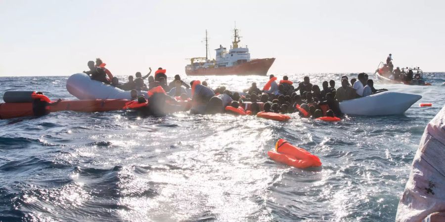 Migranten auf dem Mittelmeer