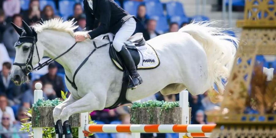 Bester Deutscher beim Auftakt in Aachen: Marcus Ehning. Foto: Rolf Vennenbernd