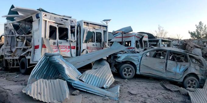 Autobombe - Viele Tote nach Anschlag vor Krankenhaus in Afghanistan