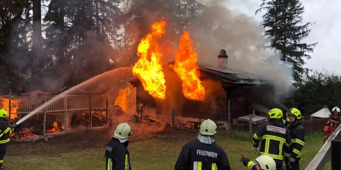 In Churwalden GR ist am Montagmorgen ein Maiensäss abgebrannt. Churwalden GR