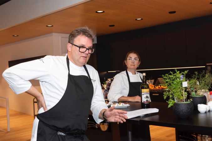 Andy Zaugg, ausgezeichnet von Michelin, Gault Millau und Mitglied der Academie Culinaire de France.