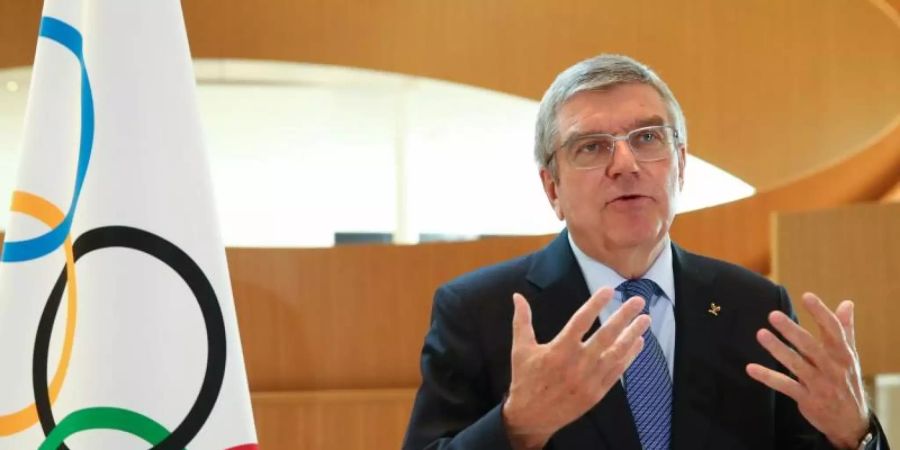 Kann sich bei den Olympischen Spielen Hallensportarten im Freien nicht vorstellen: IOC-Präsident Thomas Bach. Foto: Denis Balibouse/KEYSTONE/dpa