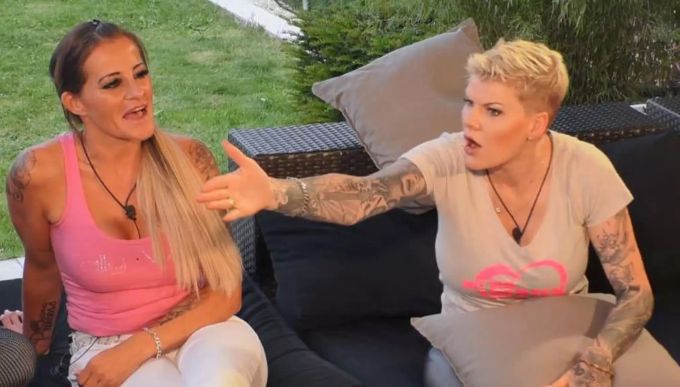 «Like Me I'm Famous»: Alle schauen zu Melanie, die sich gegen die Camgirl-Vorwürfe wehrt. «Like Me I'm Famous»