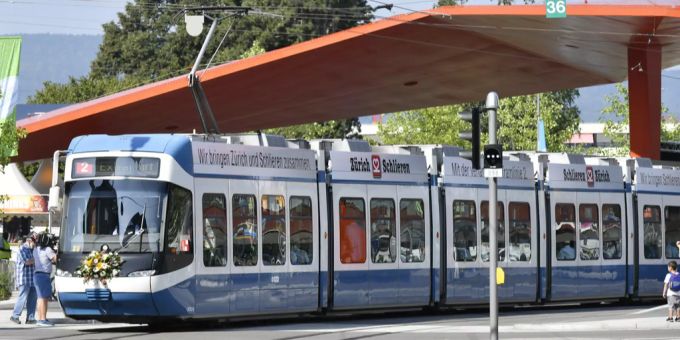 Bald wird die Limmattalbahn bis Baden fahren. Limmattalbahn
