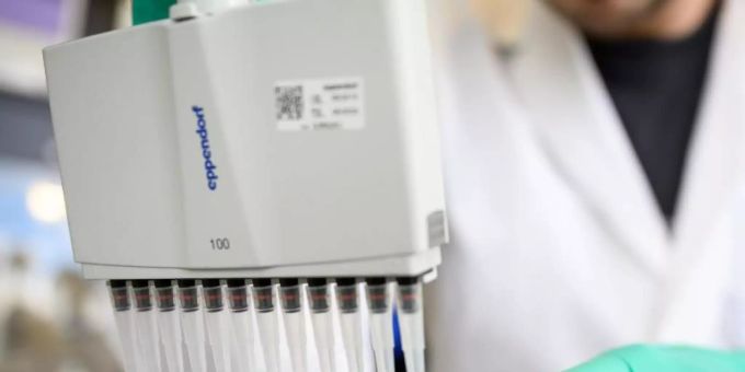 Viele Labore haben in den vergangenen Monaten wegen der Pandemie kräftig investiert. Coronavirus Lavbor
