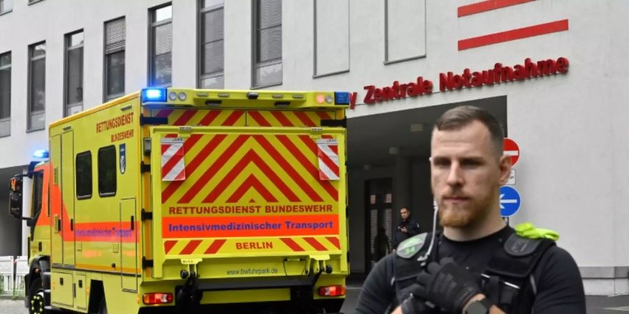 Krankenwagen bei der Ankunft an der Charité