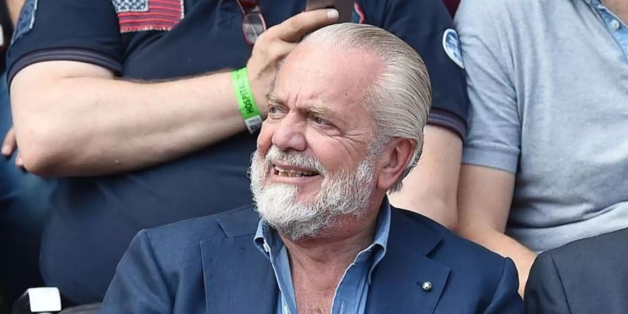 Neapels Vereinspräsident Aurelio De Laurentiis sträubt sich gegen das Spiel in Barcelona. Foto: Alessandro Di Marco/ANSA/AP/dpa
