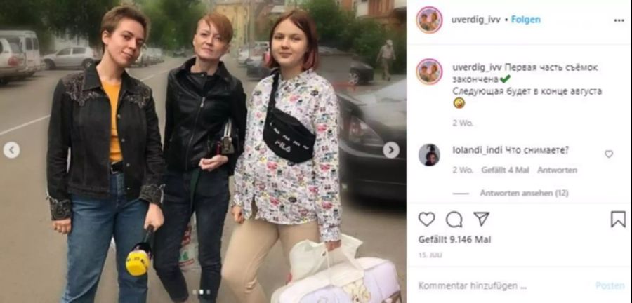 Darya und ihr Mami (Mitte) mit der deutschen Reporterin.