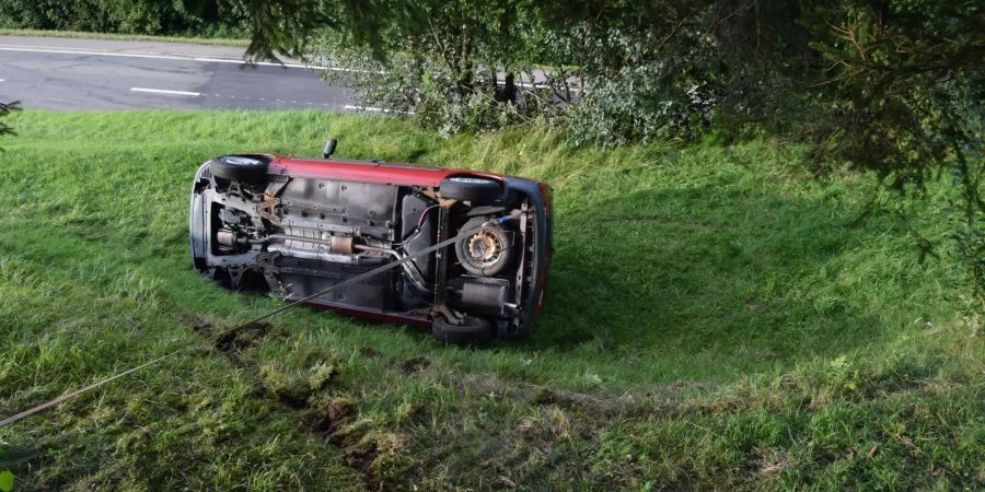 Gern Reute AR: Unfall mit Auto im Gelände