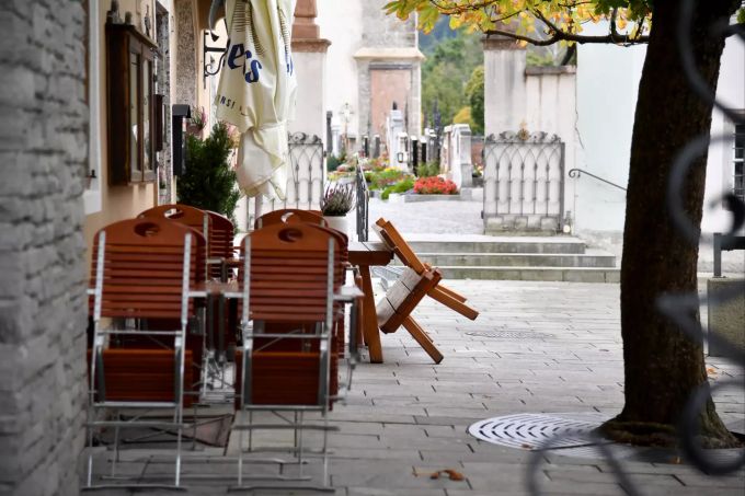 Geschlossenes Restaurant in Österreich. Coronavirus - Österreich