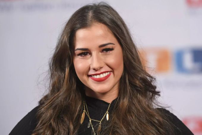 Der Druck der Öffentlichkeit lastet schwer auf Sarah Lombardis Schultern. sarah lombardi