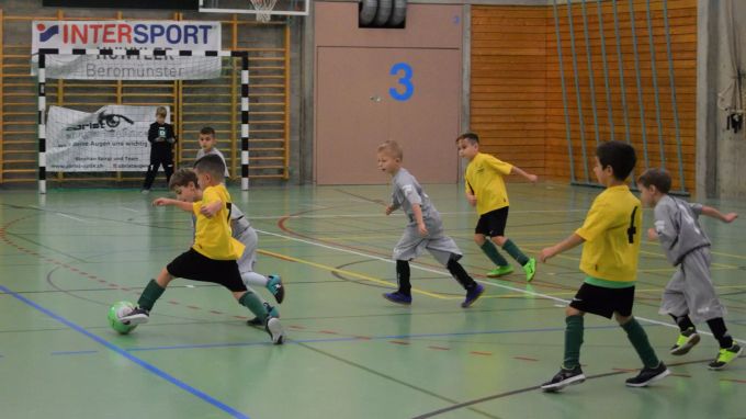 Bild eines Fussballhallenturniers der Kategorie F-Junioren in der Vergangenheit. (Archivbild). FC Menzo Reinach