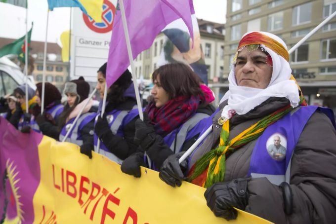Kurdinnen protestieren für die Freiheit von Abdullah Öcalan (Archiv) Demo