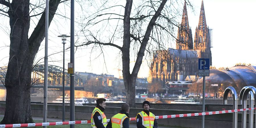 Absperrung am Dienstag in Köln wegen der Entschärfung einer Weltkriegsbombe.